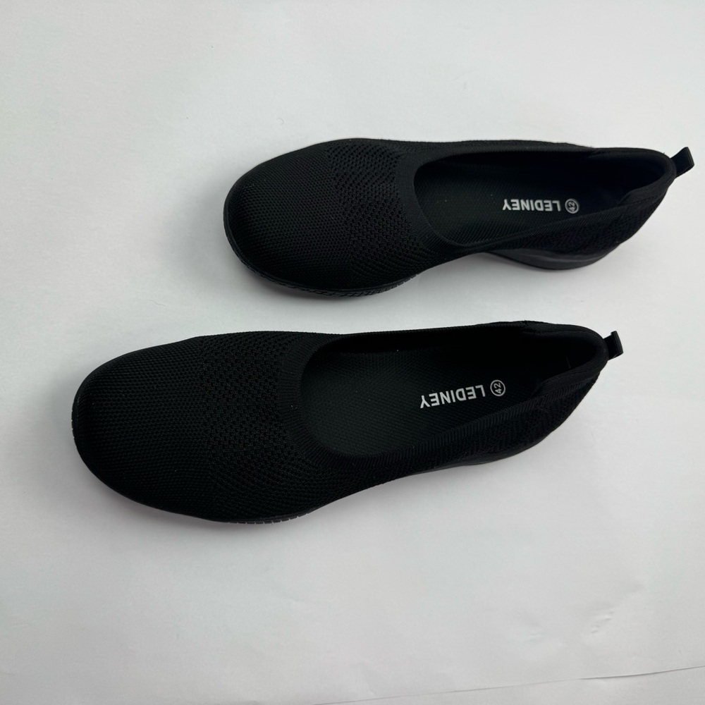 Black Minimalist Slip-On Flats